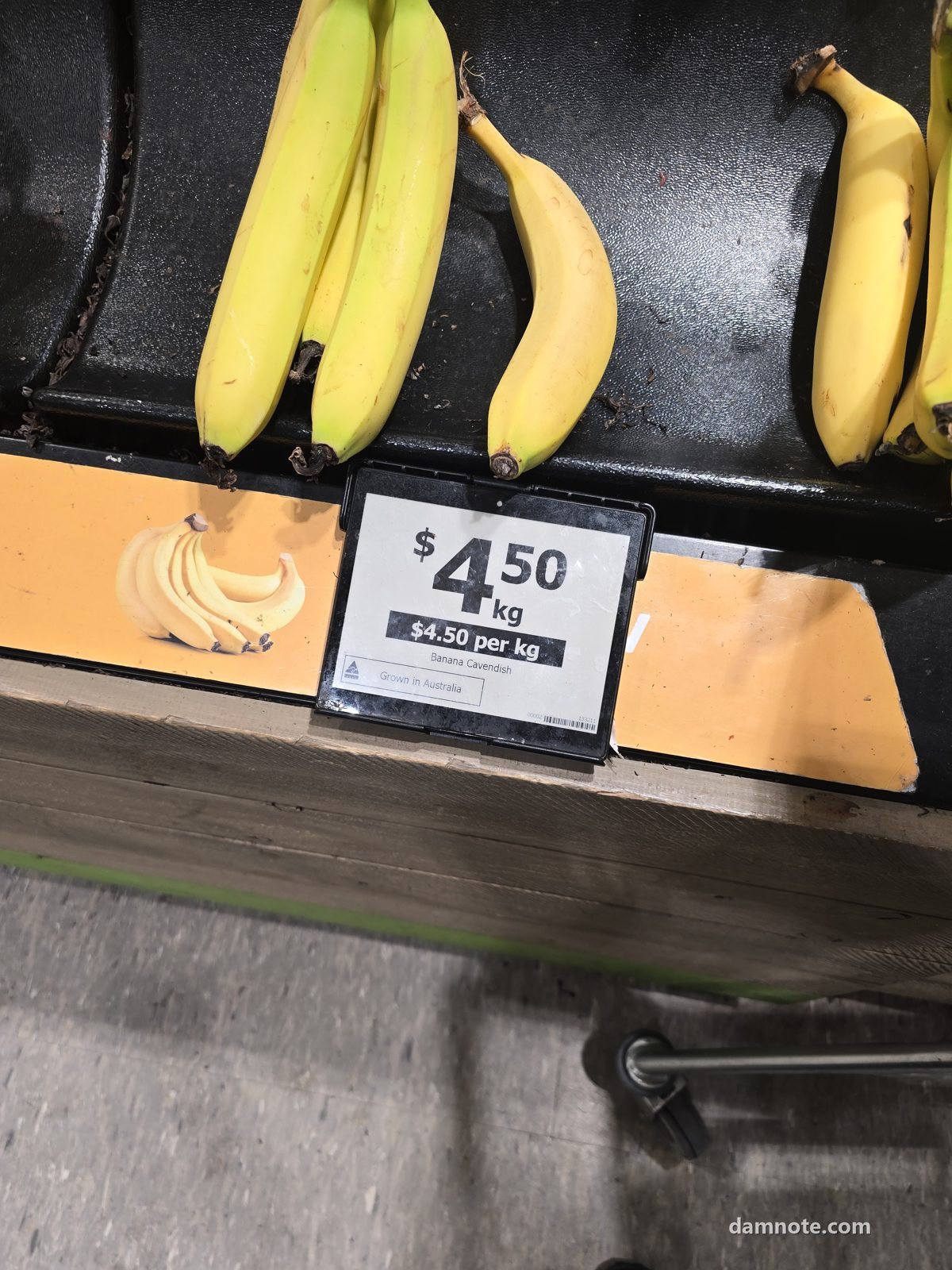 Nambour 마트 바나나 가격표 kg당 4.50 AUD, 2026년 7월 23일 직접 촬영